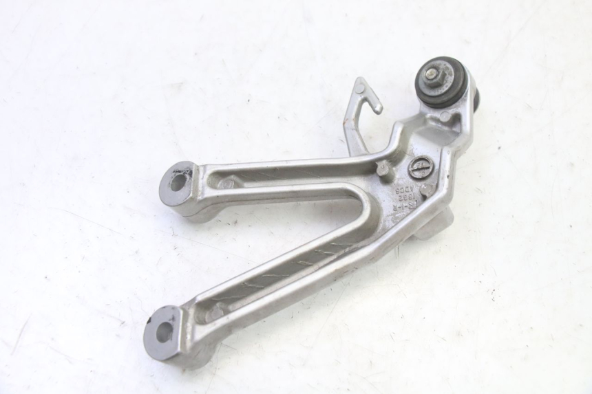 photo de FUSSRASTEN HALTEPLATTEN HINTEN RECHT SUZUKI SV S 650 (2003 - 2009)