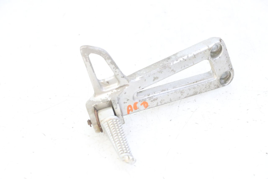 photo de RECHTE HINTERE FUßRASTENHALTERUNG YAMAHA TDR DELTABOX 125 (1993 - 2003)