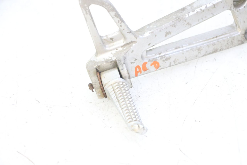 photo de RECHTE HINTERE FUßRASTENHALTERUNG YAMAHA TDR DELTABOX 125 (1993 - 2003)