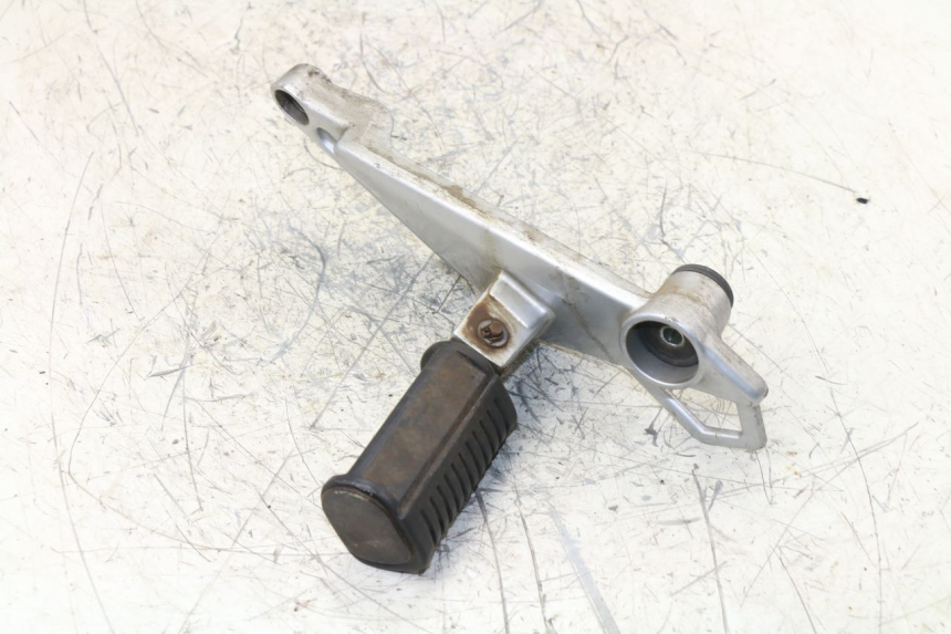 photo de FUSSRASTEN HALTEPLATTEN HINTEN RECHT DAELIM VT 125 (1998 - 2003)