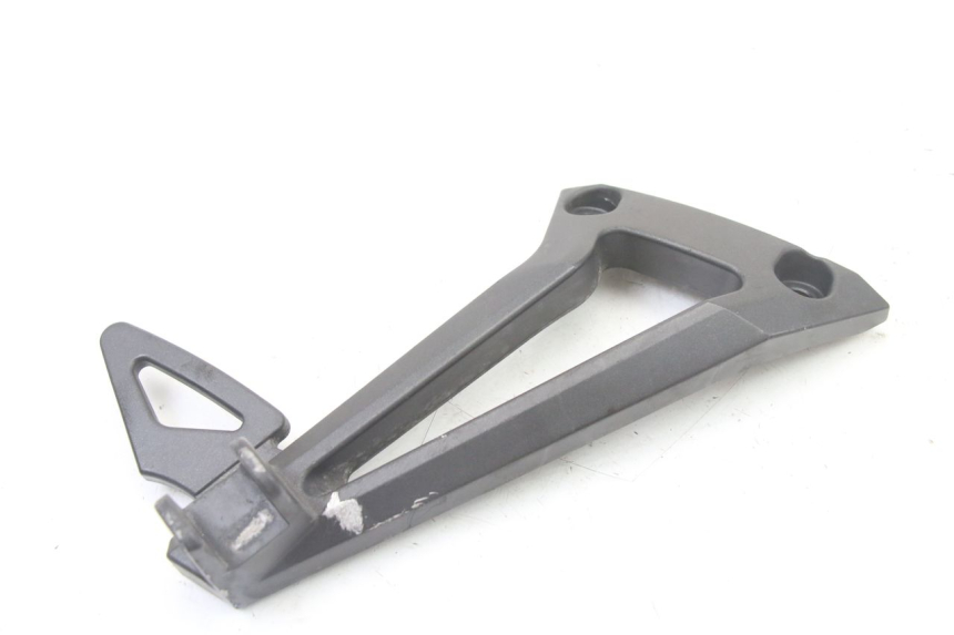 photo de FUSSRASTEN HALTEPLATTEN HINTEN RECHT YAMAHA FZ6 FAZER S2 600 (2007 - 2011)