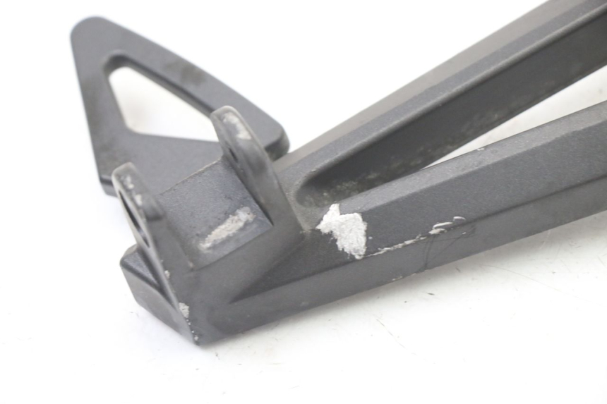 photo de FUSSRASTEN HALTEPLATTEN HINTEN RECHT YAMAHA FZ6 FAZER S2 600 (2007 - 2011)
