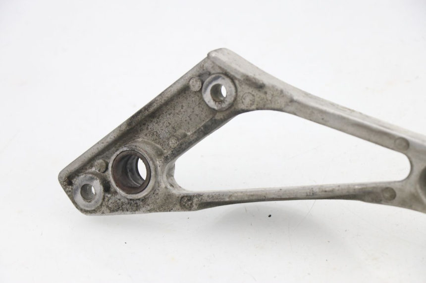 photo de FUSSRASTEN HALTEPLATTEN HINTEN RECHT YAMAHA TDM 3VD 850 (1991 - 1995)