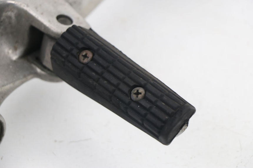 photo de FUSSRASTEN HALTEPLATTEN HINTEN RECHT YAMAHA TDM 3VD 850 (1991 - 1995)