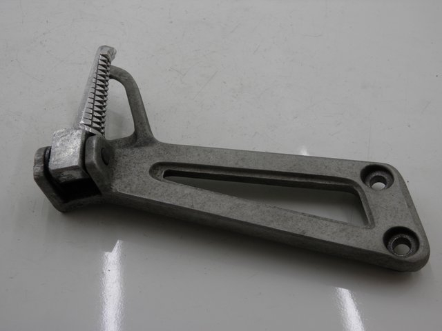 photo de RECHTE HINTERE FUßRASTENHALTERUNG YAMAHA TDR DELTABOX 125 (1993 - 2003)