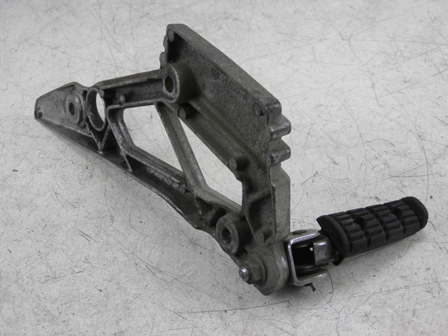 photo de FUSSRASTEN HALTEPLATTEN HINTEN RECHT YAMAHA XJ F 900 (1983 - 1994)