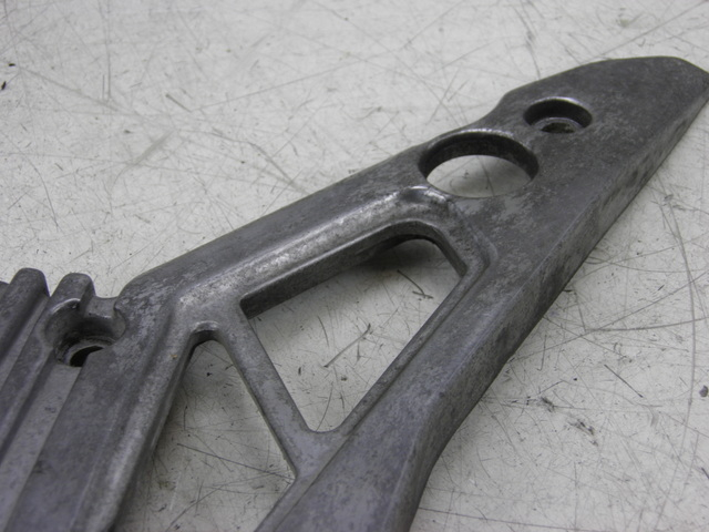 photo de FUSSRASTEN HALTEPLATTEN HINTEN RECHT YAMAHA XJ F 900 (1983 - 1994)