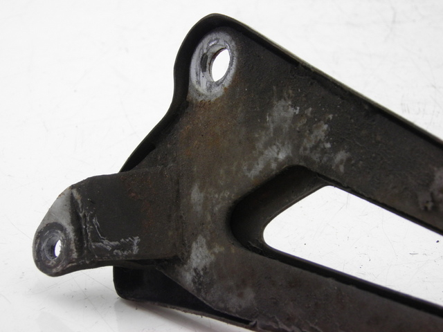 photo de FUSSRASTEN HALTEPLATTEN HINTEN RECHT YAMAHA YBR 125 (2004 - 2006)