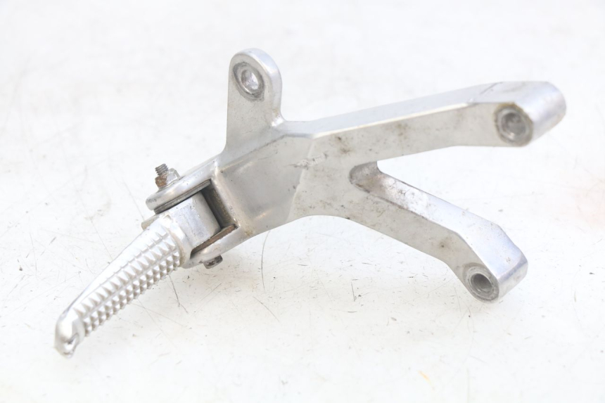 photo de RECHTE HINTERE FUßRASTENHALTERUNG YAMAHA YZF R THUNDERCAT 600 (1996 - 2003)