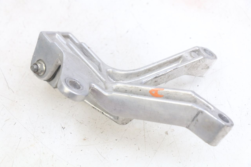 photo de RECHTE HINTERE FUßRASTENHALTERUNG YAMAHA YZF R THUNDERCAT 600 (1996 - 2003)