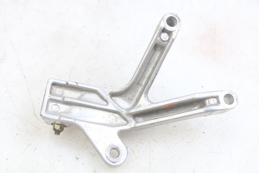 photo de RECHTE HINTERE FUßRASTENHALTERUNG YAMAHA YZF R THUNDERCAT 600 (1996 - 2003)