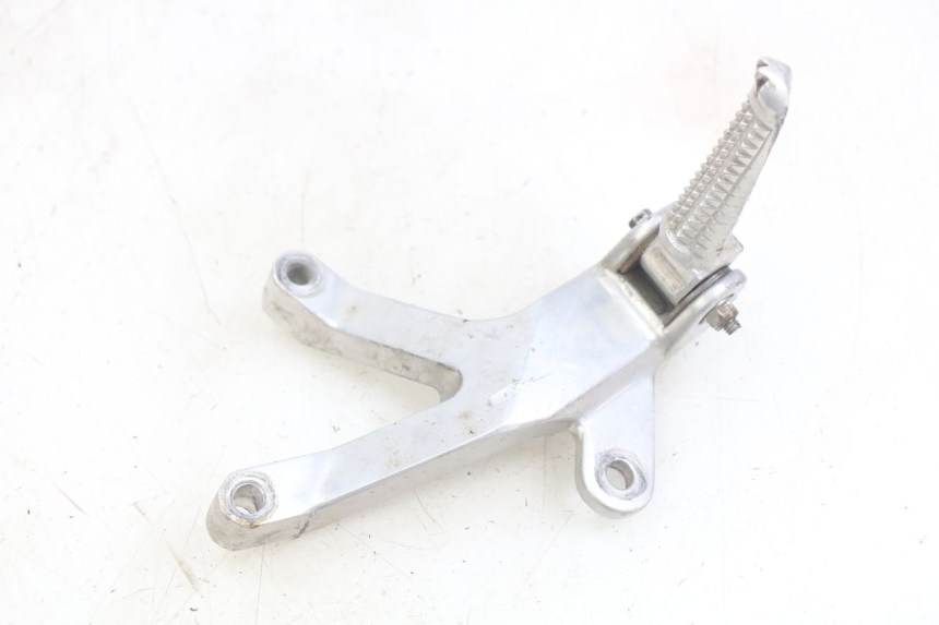 photo de RECHTE HINTERE FUßRASTENHALTERUNG YAMAHA YZF R THUNDERCAT 600 (1996 - 2003)