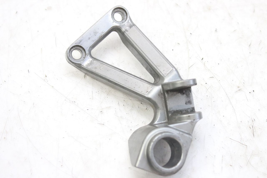 photo de RECHTE HINTERE FUßRASTENHALTERUNG KAWASAKI ZX-6R ZX6R 600 (1995 - 1997)