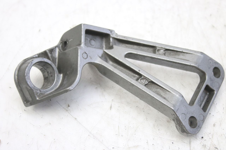 photo de RECHTE HINTERE FUßRASTENHALTERUNG KAWASAKI ZX-6R ZX6R 600 (1995 - 1997)