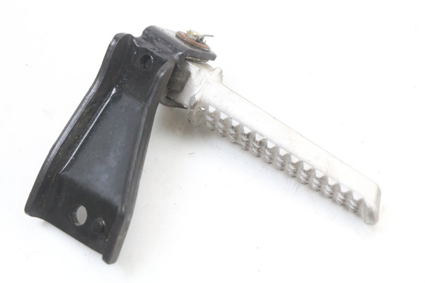 photo de Halterung für linken hinteren Fußrastenhalter DAELIM A-FOUR 2T 50 (2005 - 2012)