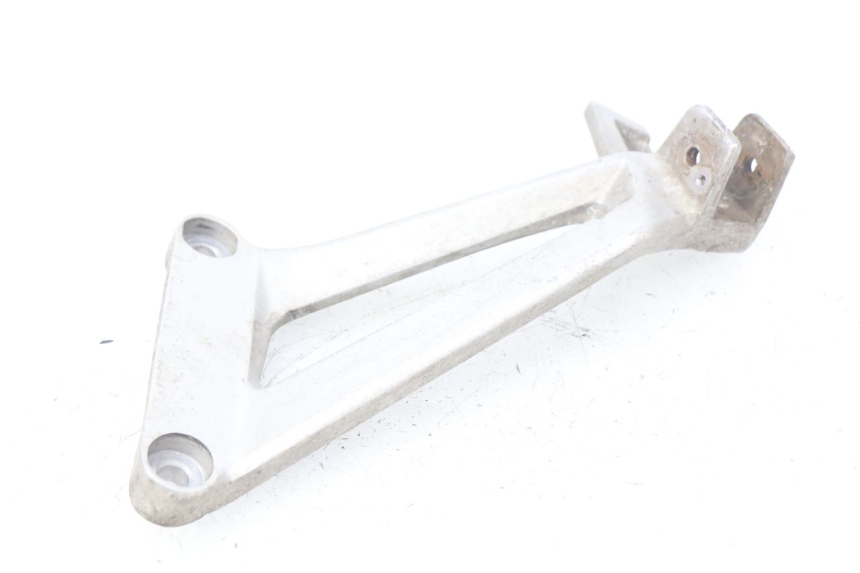 photo de FUSSRASTEN HALTEPLATTEN HINTEN LINKS HONDA CBR R 125 (2003 - 2006)