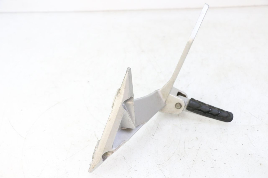 photo de FUSSRASTEN HALTEPLATTEN HINTEN LINKS STAHO FH 50 (2018 - 2019)