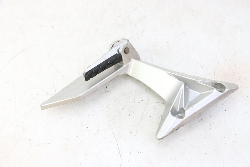 photo de FUSSRASTEN HALTEPLATTEN HINTEN LINKS STAHO FH 50 (2018 - 2019)