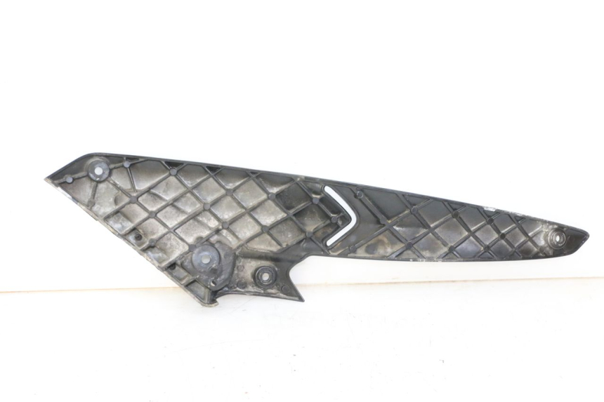 photo de FUSSRASTEN HALTEPLATTEN HINTEN LINKS GILERA NEXUS 300 (2008 - 2013)