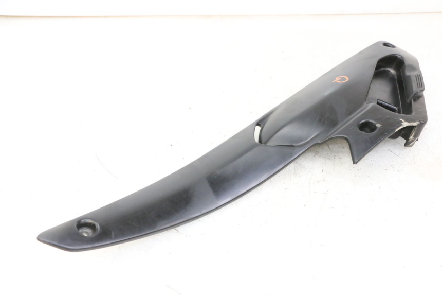 photo de FUSSRASTEN HALTEPLATTEN HINTEN LINKS GILERA NEXUS 300 (2008 - 2013)