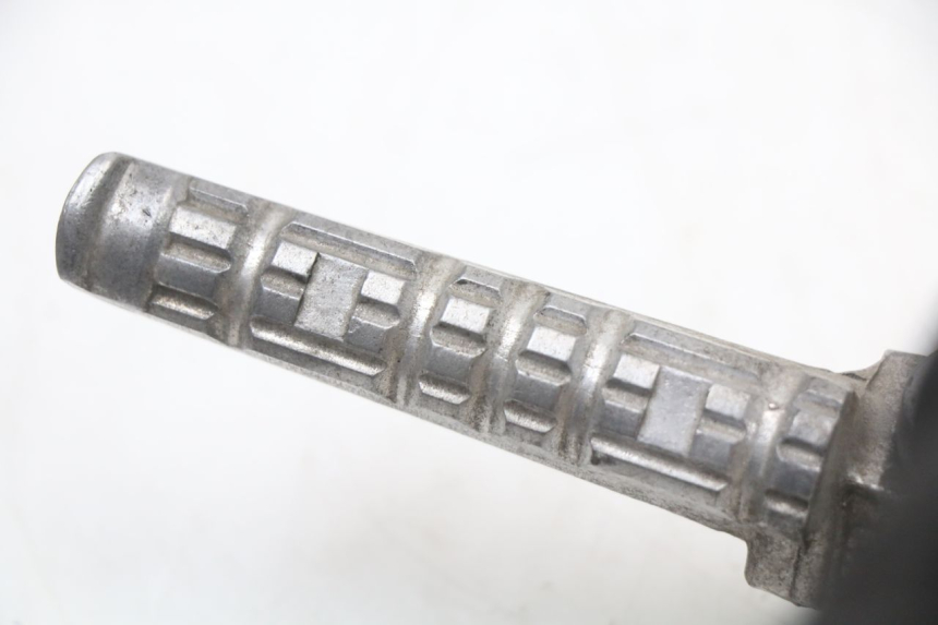 photo de FUSSRASTEN HALTEPLATTEN HINTEN LINKS HYOSUNG GTR 125 (2006 - 2008)