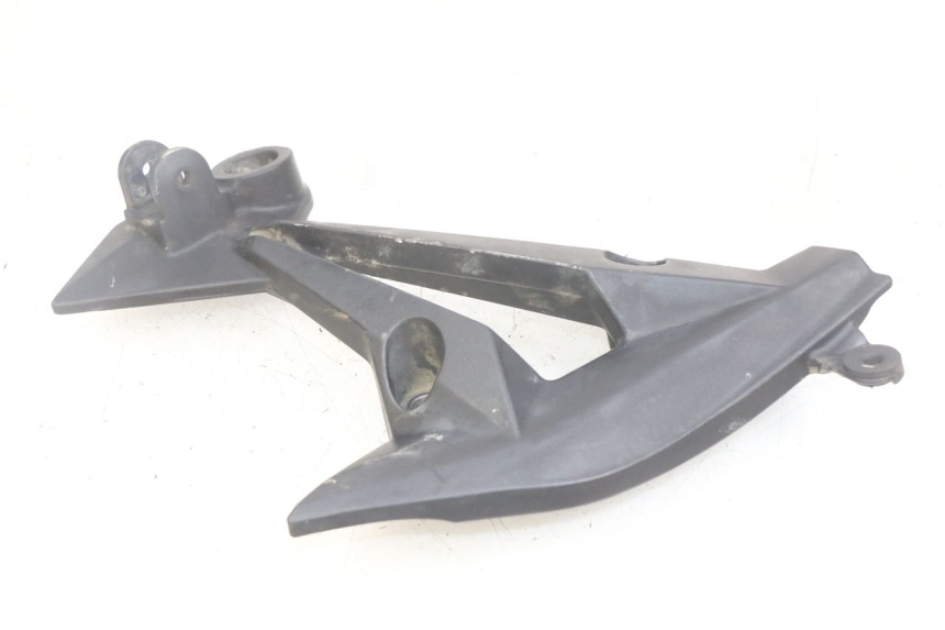 photo de HALTERUNG FüR LINKEN HINTEREN FUßRASTEN KAWASAKI Z 750 (2007 - 2013)