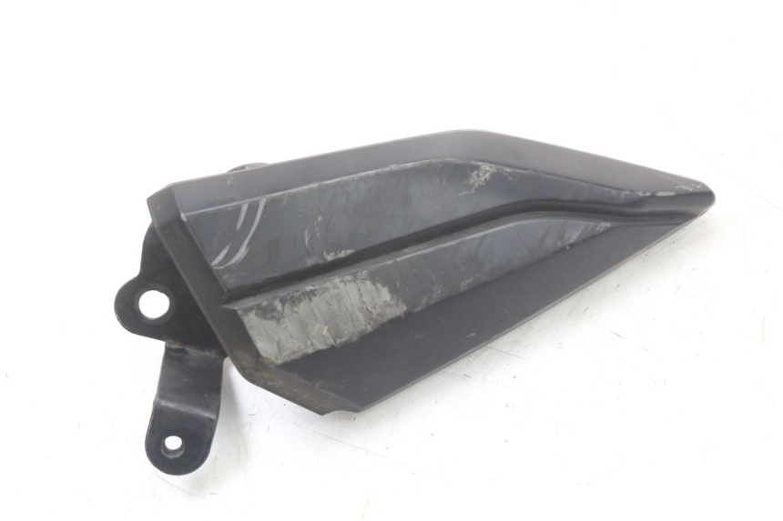 photo de FUSSRASTEN HALTEPLATTEN HINTEN LINKS PEUGEOT BELVILLE 125 (2017 - 2021)