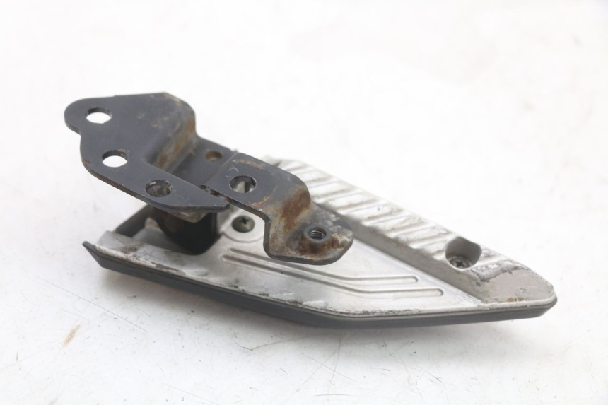 photo de FUSSRASTEN HALTEPLATTEN HINTEN LINKS PEUGEOT BELVILLE 125 (2017 - 2021)