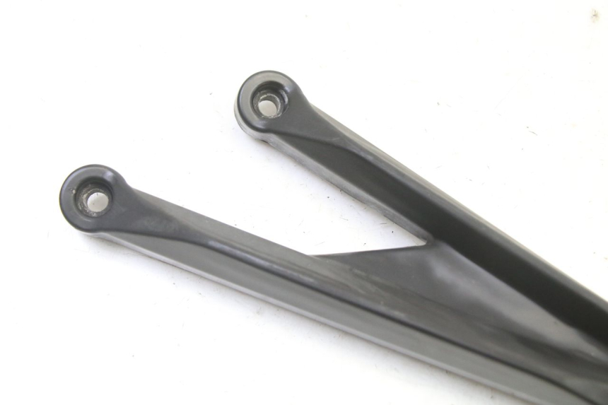 photo de FUSSRASTEN HALTEPLATTEN HINTEN LINKS MAG POWER R-STREET 50 (2016 - 2025)