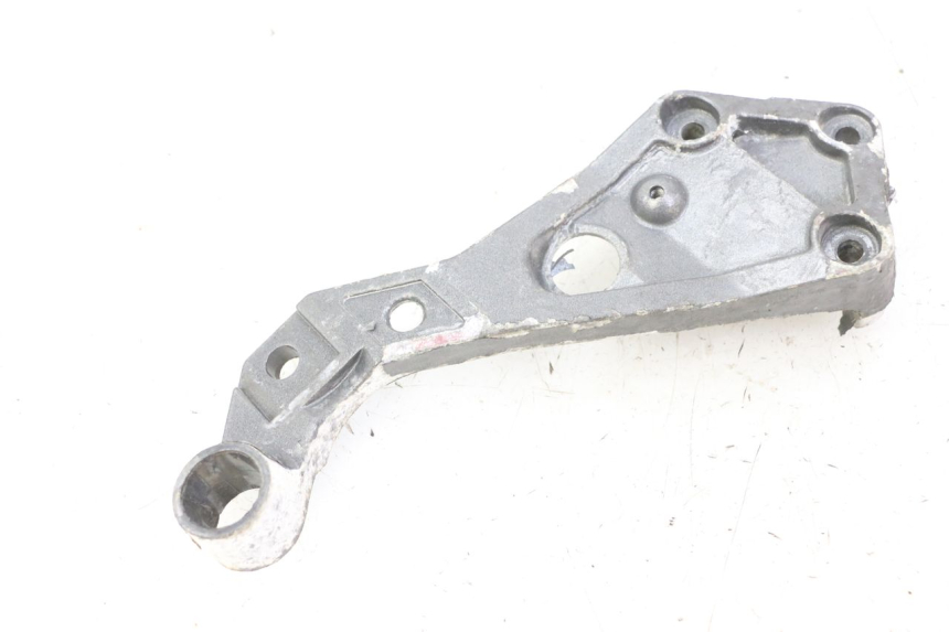 photo de FUSSRASTEN HALTEPLATTEN HINTEN LINKS TRIUMPH SPRINT 900 (1995 - 1998)