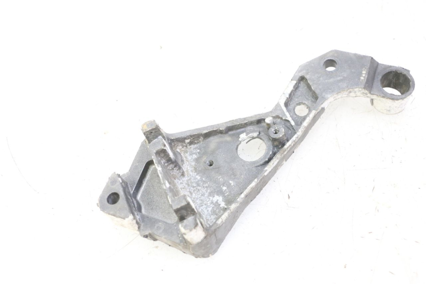 photo de FUSSRASTEN HALTEPLATTEN HINTEN LINKS TRIUMPH SPRINT 900 (1995 - 1998)
