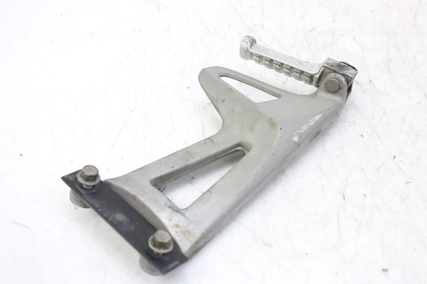 photo de LINKS HINTERER FUßRASTENHALTER TRIUMPH SPRINT ST 955 (1999 - 2001)