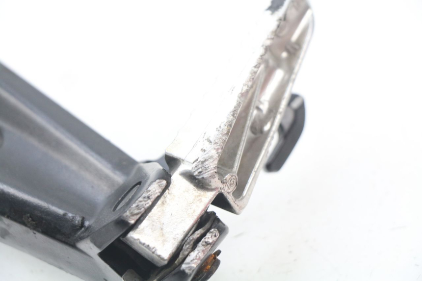 photo de FUSSRASTEN HALTEPLATTEN HINTEN LINKS SUZUKI GSX-R GSXR 750 (2011 - 2016)