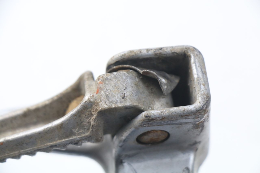 photo de FUSSRASTEN HALTEPLATTEN HINTEN LINKS SUZUKI GSX-R GSXR 600 (2001 - 2003)