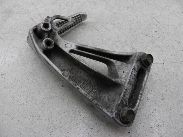 photo de LINKS HINTERER FUßRASTENHALTER SUZUKI SV S 650 (1999 - 2002)