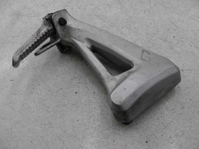 photo de LINKS HINTERER FUßRASTENHALTER SUZUKI SV S 650 (1999 - 2002)