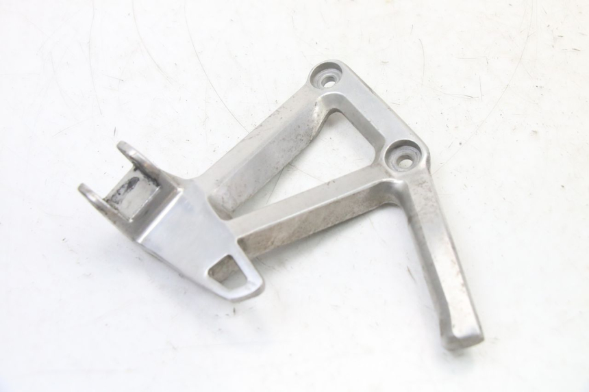 photo de FUSSRASTEN HALTEPLATTEN HINTEN LINKS YAMAHA FZS FAZER 600 (2001 - 2003)