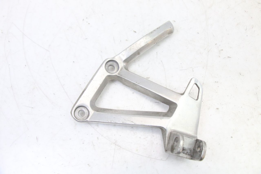 photo de FUSSRASTEN HALTEPLATTEN HINTEN LINKS YAMAHA FZS FAZER 600 (2001 - 2003)