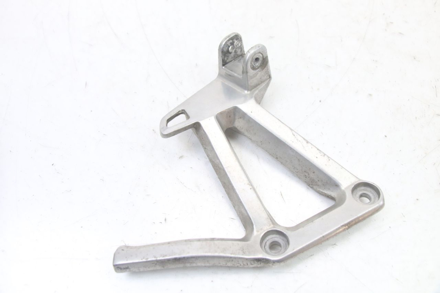 photo de FUSSRASTEN HALTEPLATTEN HINTEN LINKS YAMAHA FZS FAZER 600 (2001 - 2003)
