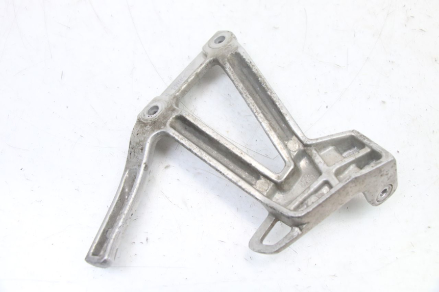 photo de FUSSRASTEN HALTEPLATTEN HINTEN LINKS YAMAHA FZS FAZER 600 (2001 - 2003)