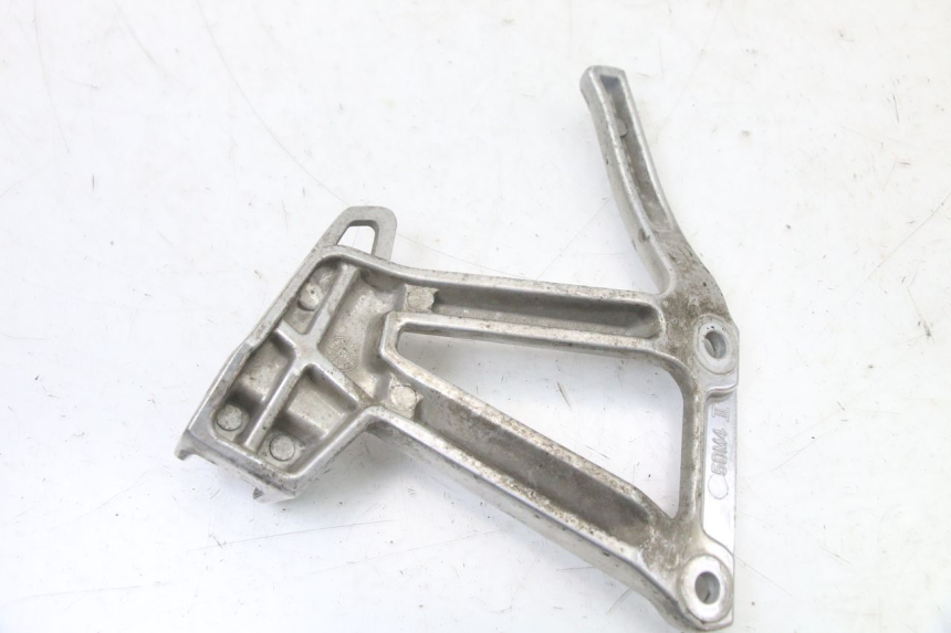 photo de FUSSRASTEN HALTEPLATTEN HINTEN LINKS YAMAHA FZS FAZER 600 (2001 - 2003)