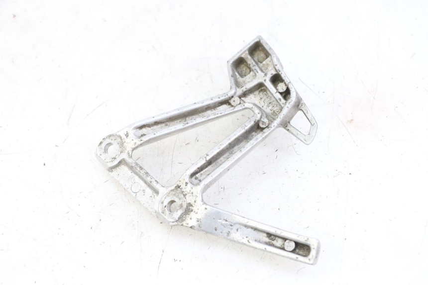 photo de FUSSRASTEN HALTEPLATTEN HINTEN LINKS YAMAHA FZS FAZER 600 (2001 - 2003)