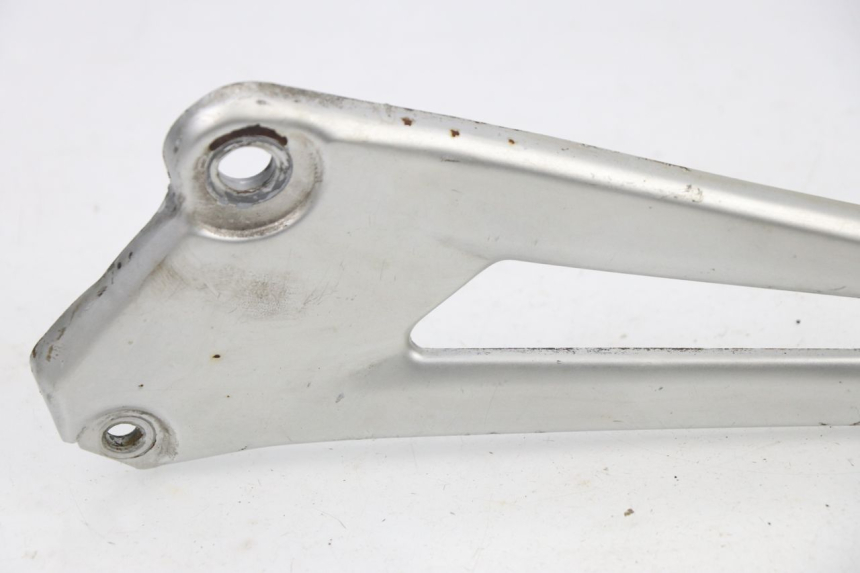 photo de FUSSRASTEN HALTEPLATTEN HINTEN LINKS YAMAHA YBR 125 (2004 - 2006)