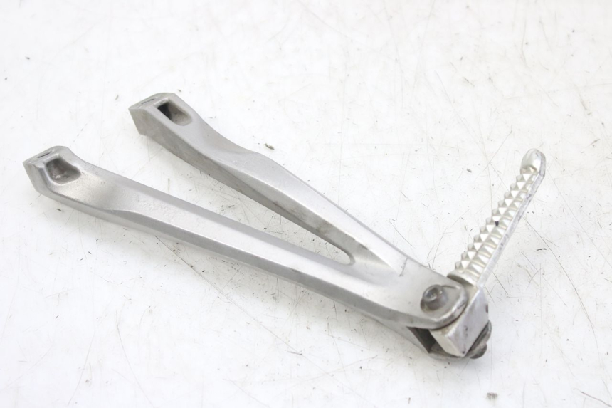 photo de HALTERUNG FüR LINKEN HINTEREN FUßRASTEN YAMAHA YZF R1 1000 (2007 - 2008)