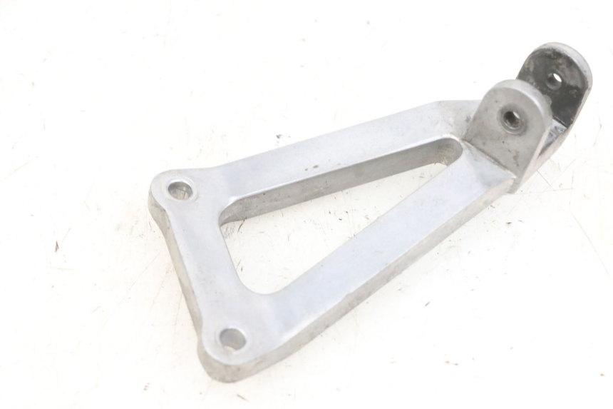 photo de FUSSRASTEN HALTEPLATTEN HINTEN LINKS KAWASAKI ZR 7 750 (1999 - 2001) - Hauptansicht