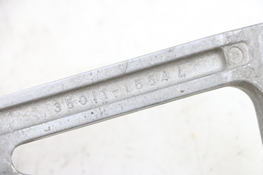 photo de FUSSRASTEN HALTEPLATTEN HINTEN LINKS KAWASAKI ZR 7 750 (1999 - 2001) - Detailansicht des Bauteils