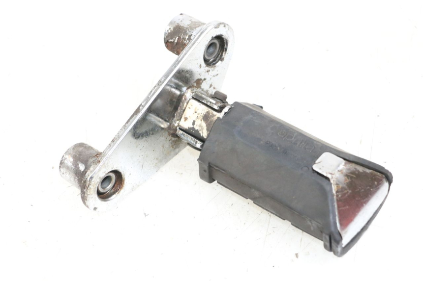 photo de FUSSRASTEN HALTEPLATTEN VORN RECHT APRILIA CLASSIC 125 (1995 - 2001)
