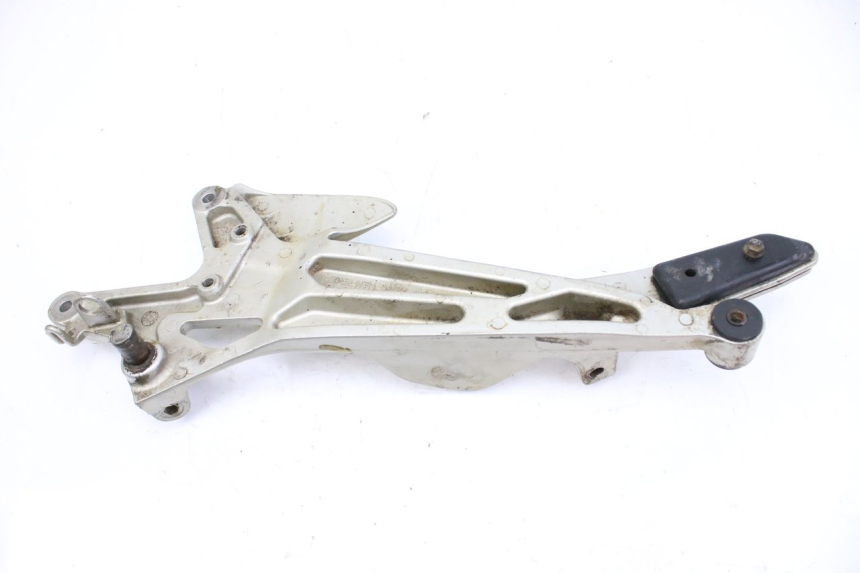 photo de RECHTE VORDERE FUßRASTENHALTERUNG HONDA CBF 500 (2004 - 2007)