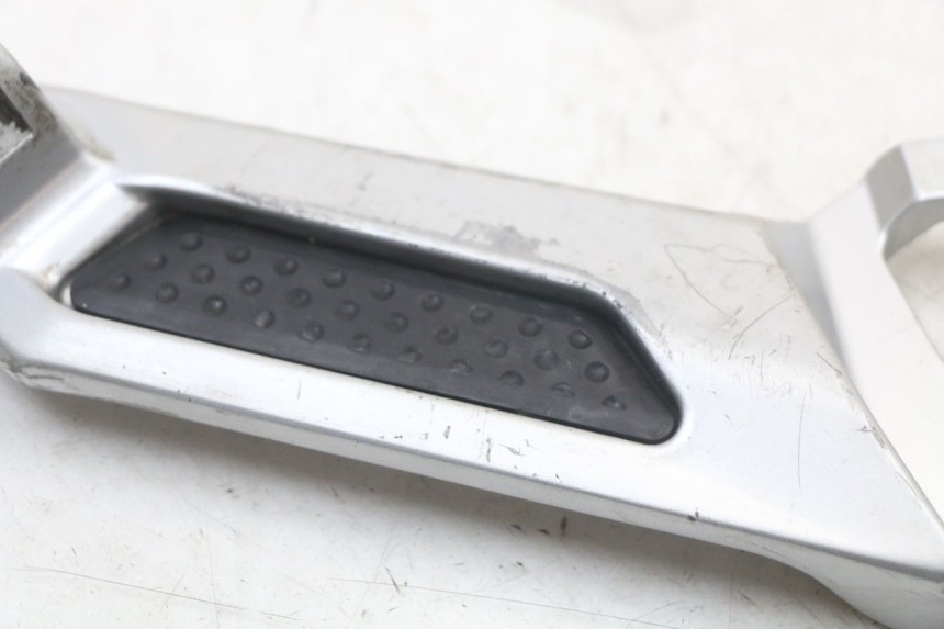 photo de RECHTE VORDERE FUßRASTENHALTERUNG YAMAHA FJR ABS 1300 (2006 - 2012)