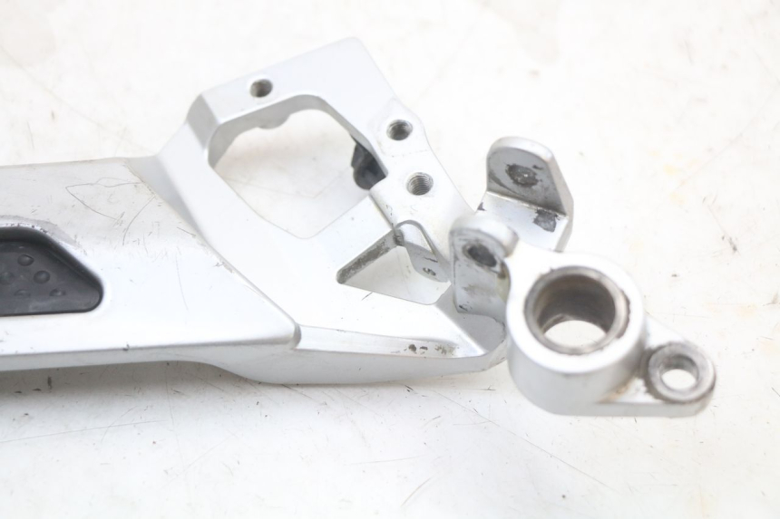 photo de RECHTE VORDERE FUßRASTENHALTERUNG YAMAHA FJR ABS 1300 (2006 - 2012)